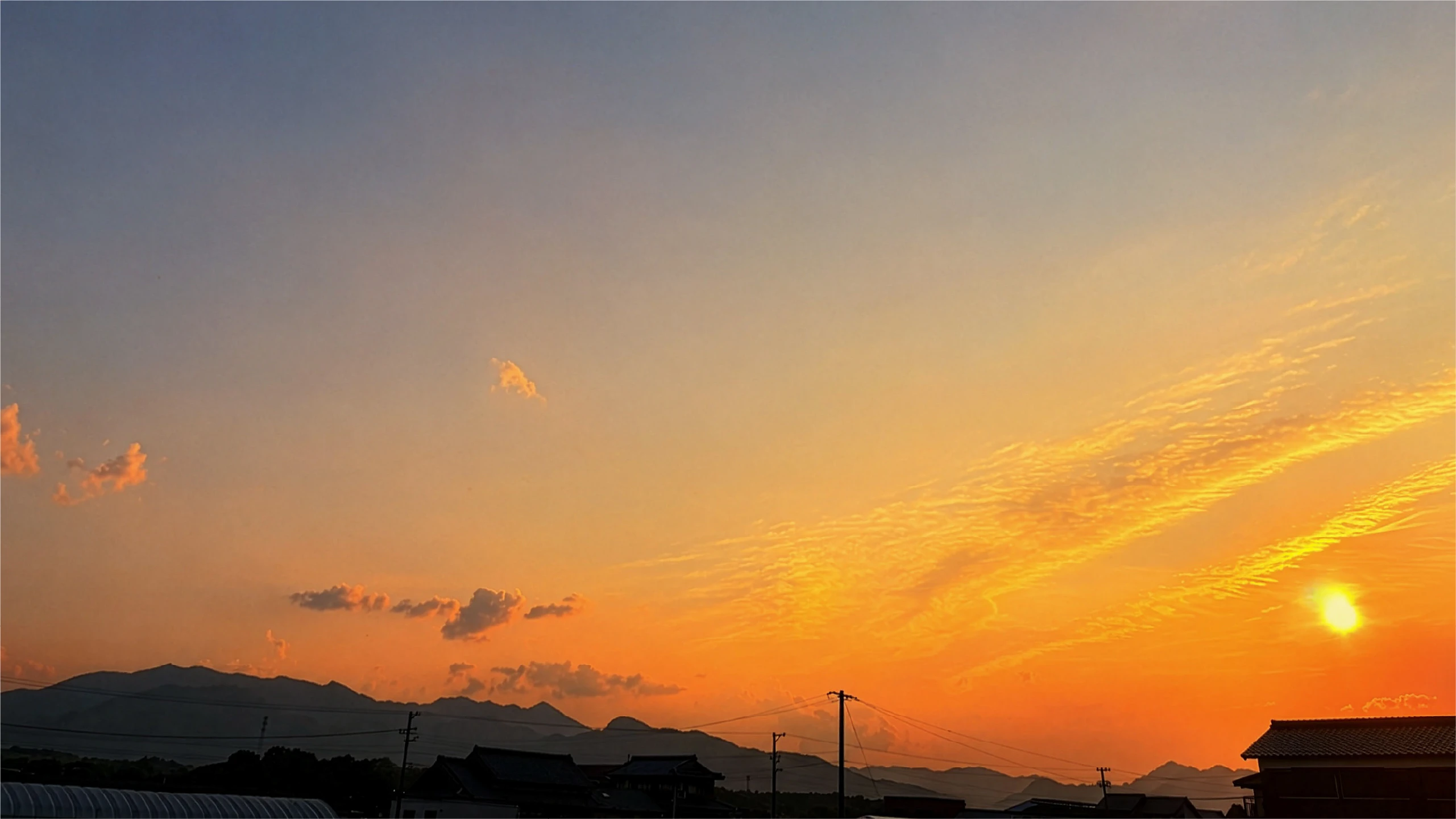 石山ファームと周囲に広がる風景